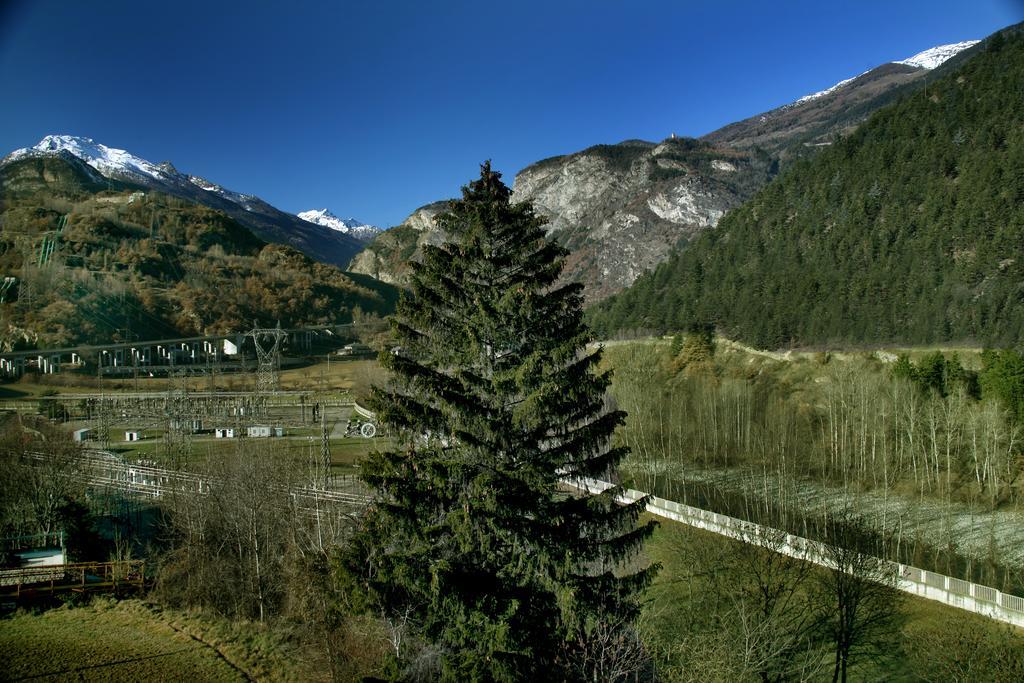 Hotel Edelweiss Villeneuve Bagian luar foto