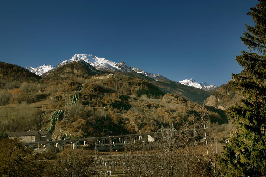 Hotel Edelweiss Villeneuve Bagian luar foto