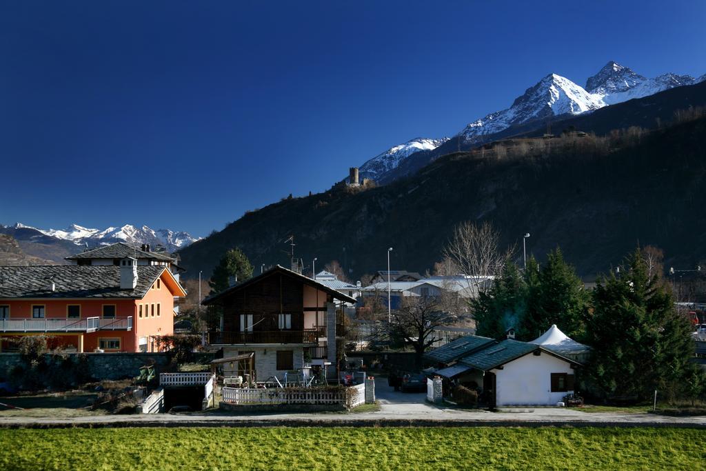 Hotel Edelweiss Villeneuve Bagian luar foto